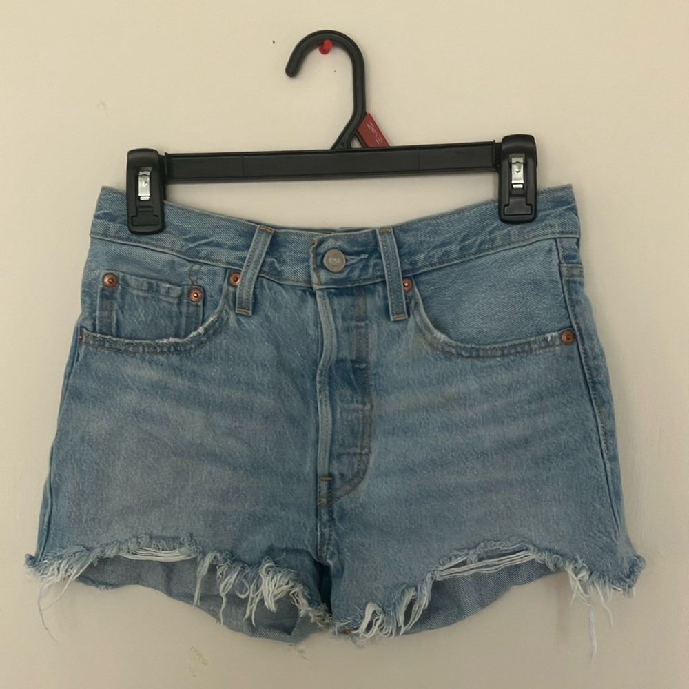 Levi’s 501 Original Fit Cutoff Women's Shorts 27Wx2.5L